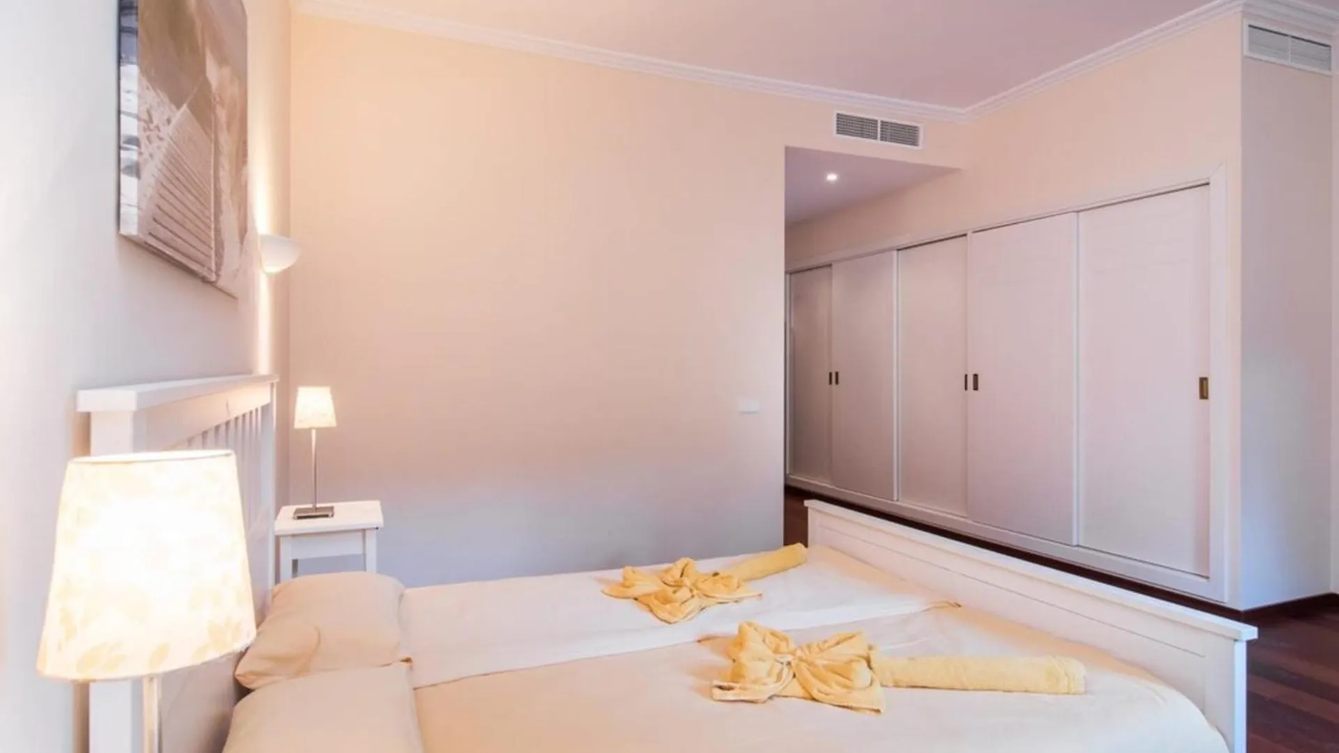 Dues Villa Manacor  0*, Manacor (Mallorca) Spain